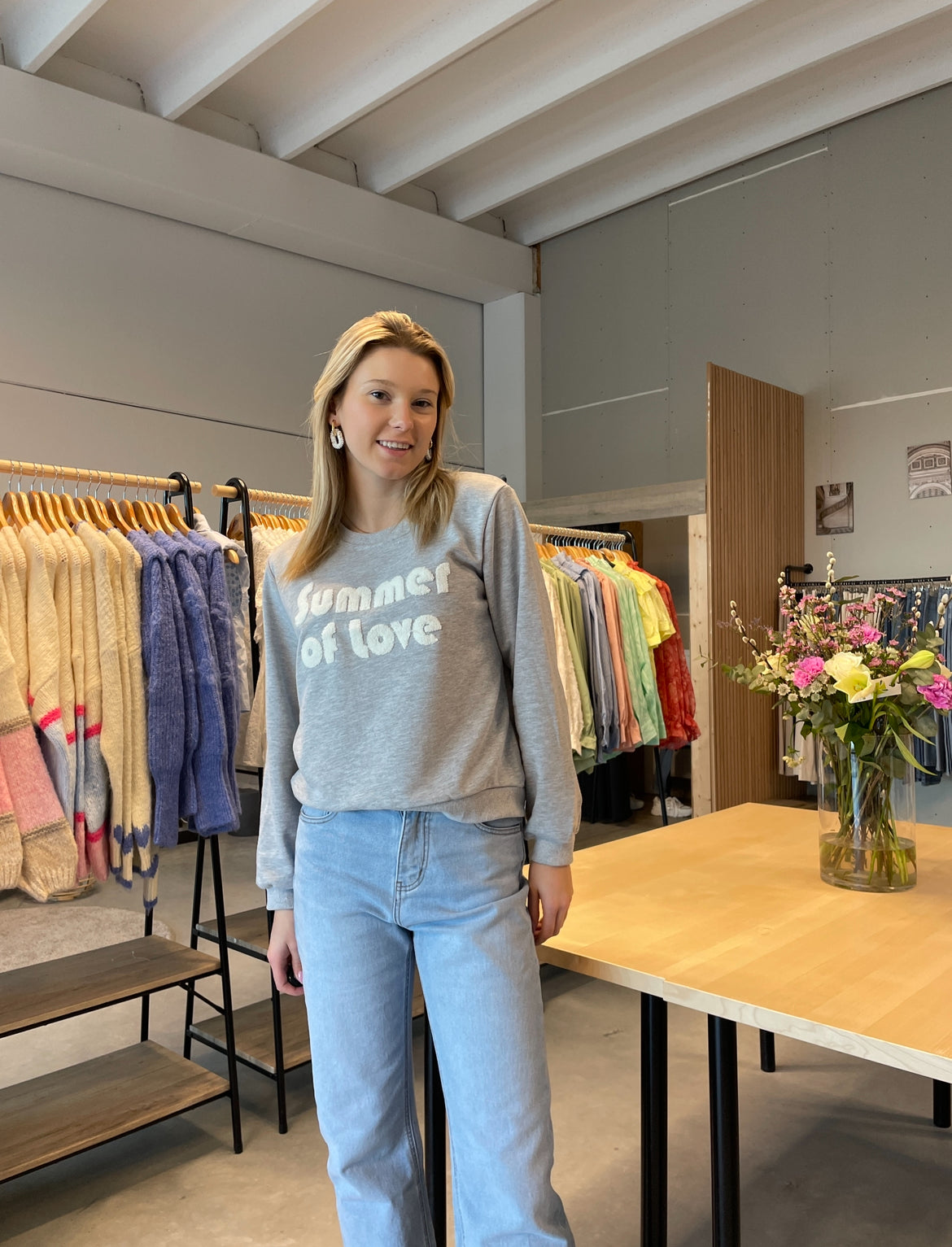 Grijze sweater ‘Summer of love’